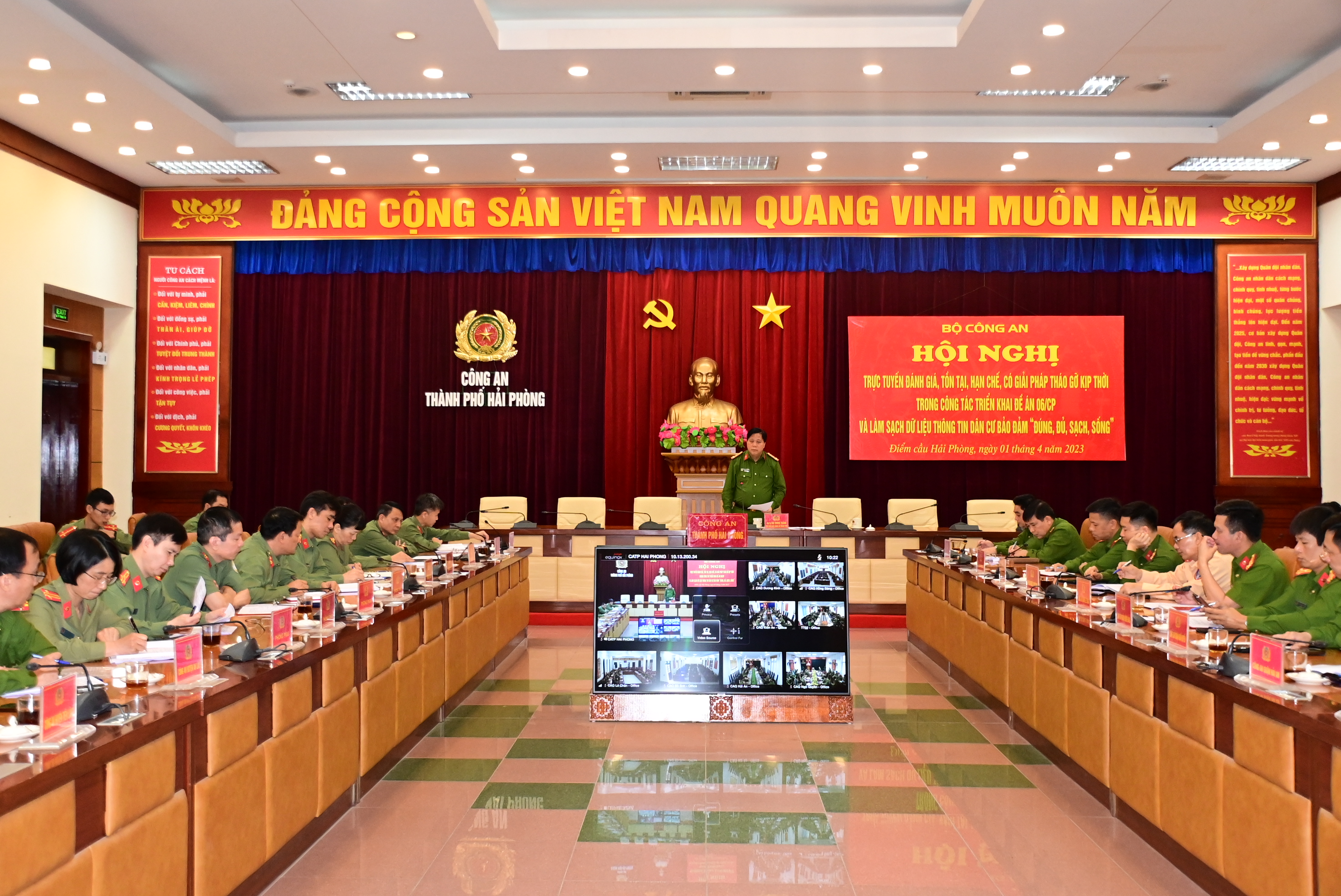 Quyết liệt triển khai, bảo đảm tiến độ thực hiện Đề án 06